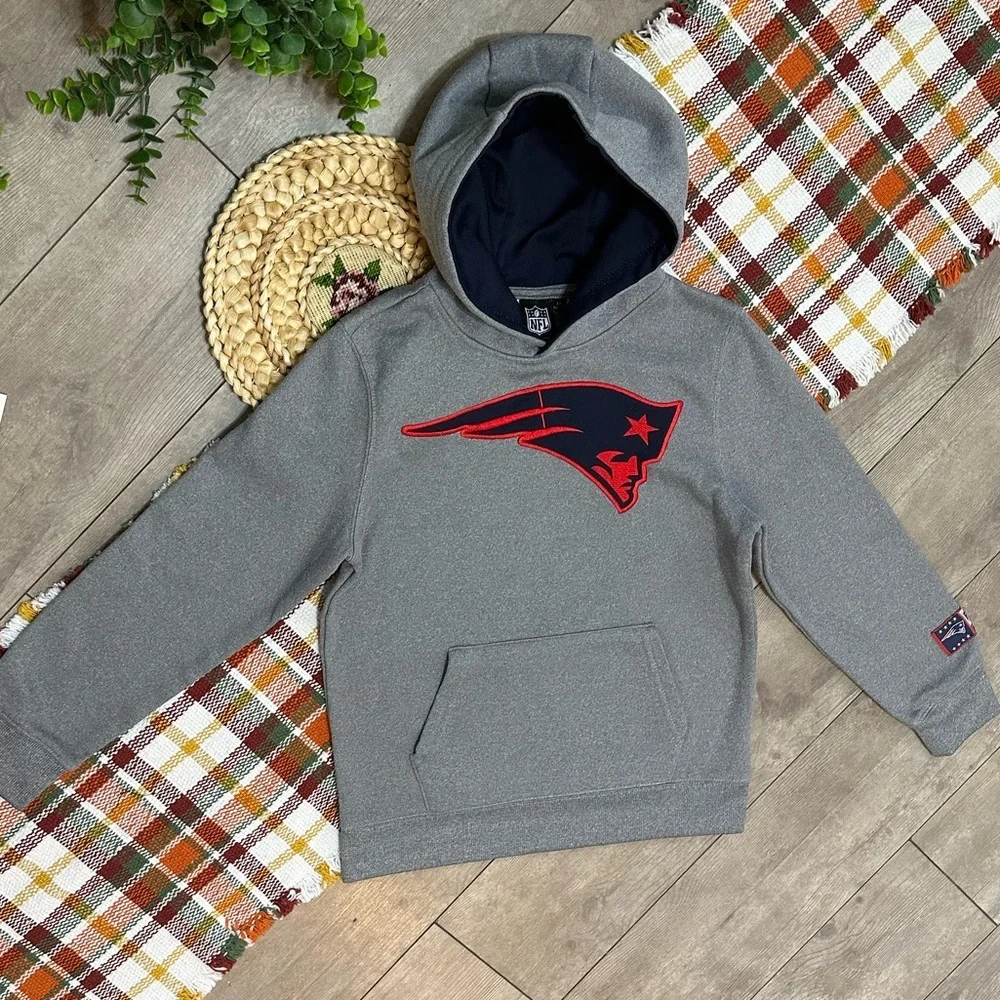 NFL New England Patriots Boy’s Logo Front Hoodie Sweatshirt Size Medium